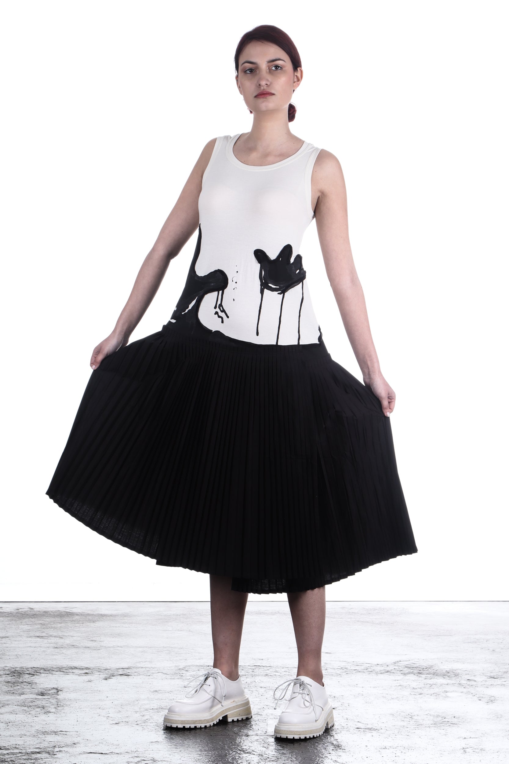 Rundholz Damen Kleid mit Plisseerock Nessel Print schwarz weiß