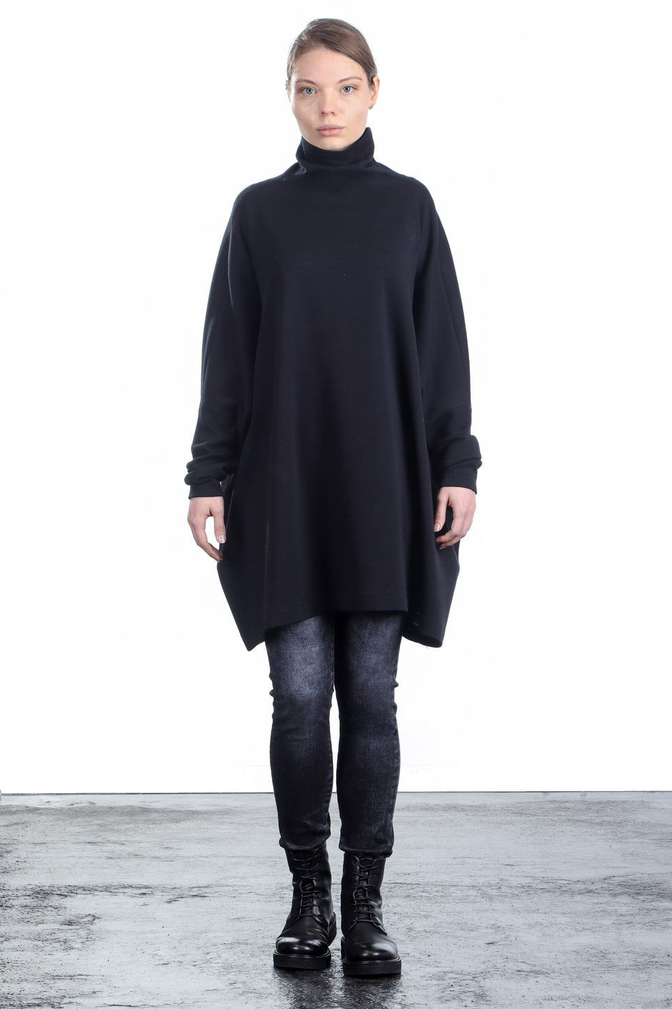 Katharina Hovman Damen Rollkragenpullover oversized schwarz