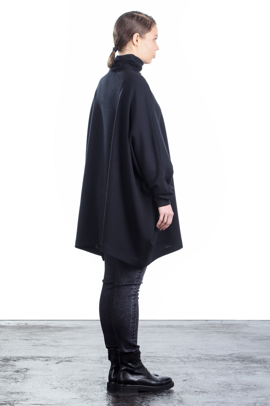 Katharina Hovman Damen Rollkragenpullover oversized schwarz