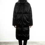 Annette Görtz Damen Glänzender Daunenmantel Kavia schwarz