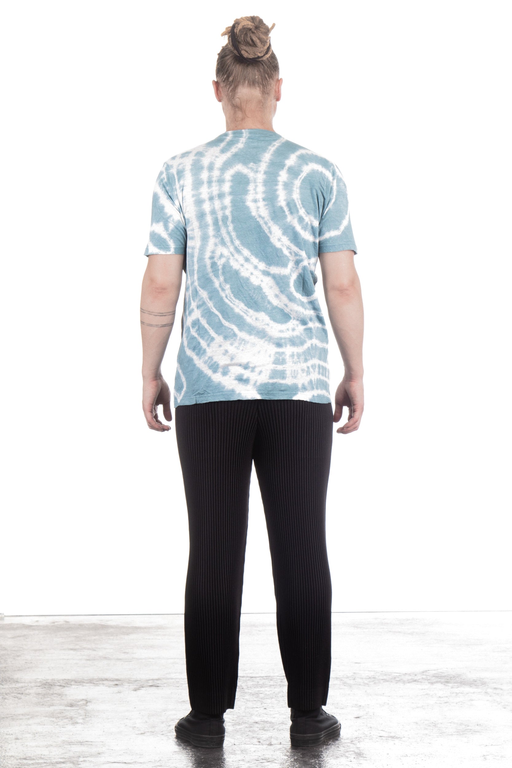 AVANT TOI Herren Leinen T-Shirt Kurzarm Aqua Weiss Print