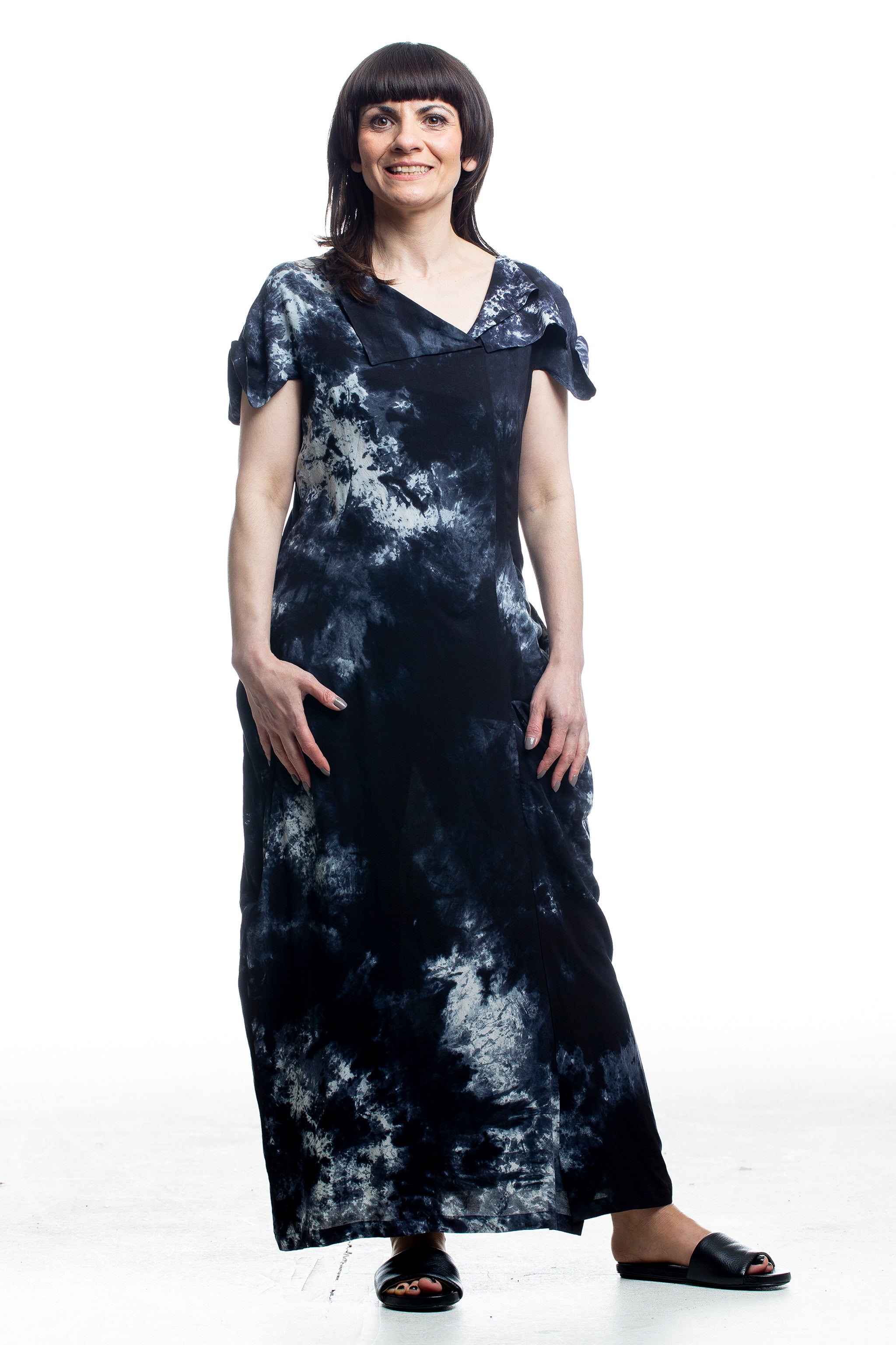 Y’s Avantgarde-Kleid Schwarz Blau – Frontansicht