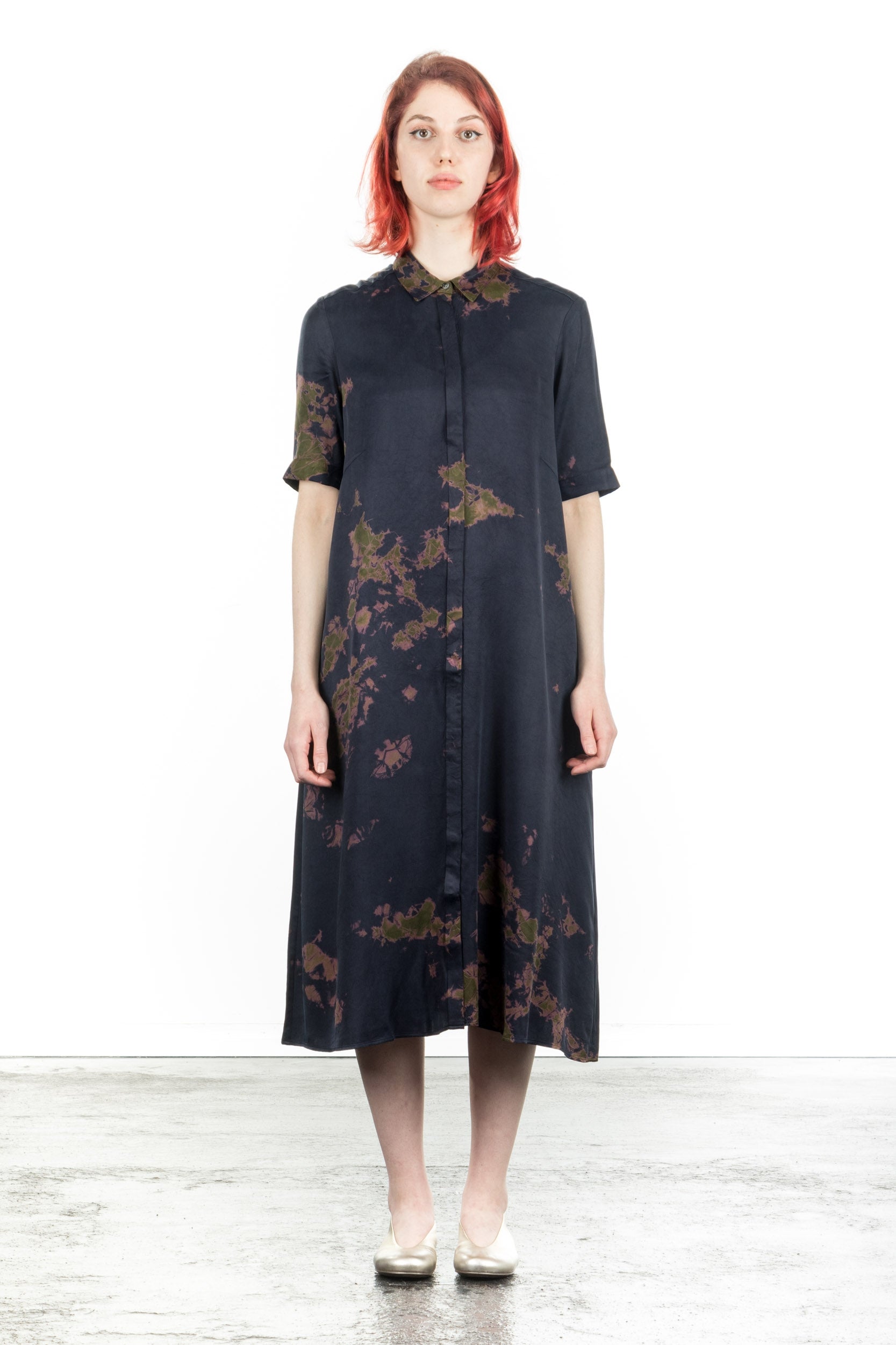 Suzusan Damen Midi Kleid Halbarm dunkelblau Shibori olive