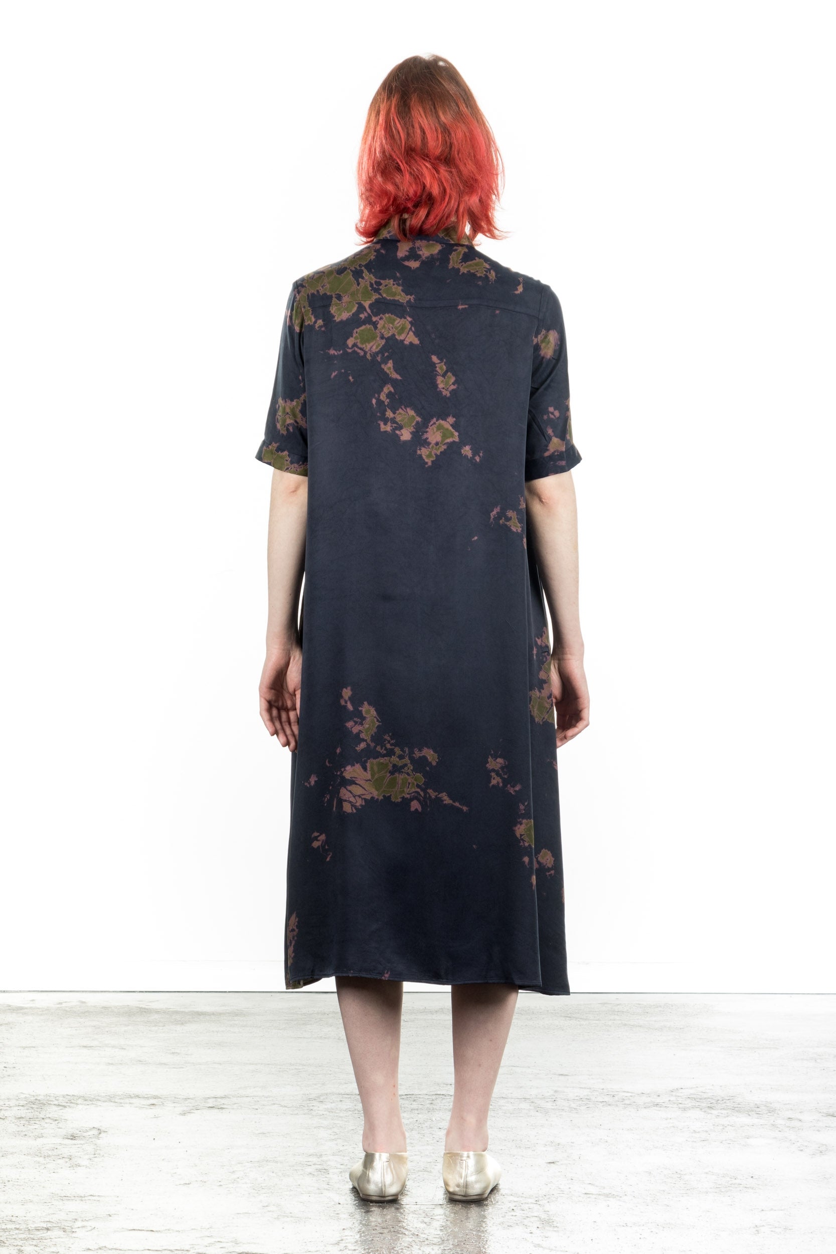 Suzusan Damen Midi Kleid Halbarm dunkelblau Shibori olive