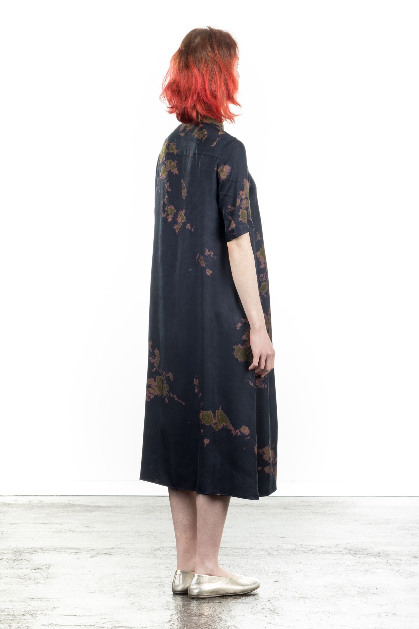 Suzusan Damen Midi Kleid Halbarm dunkelblau Shibori olive