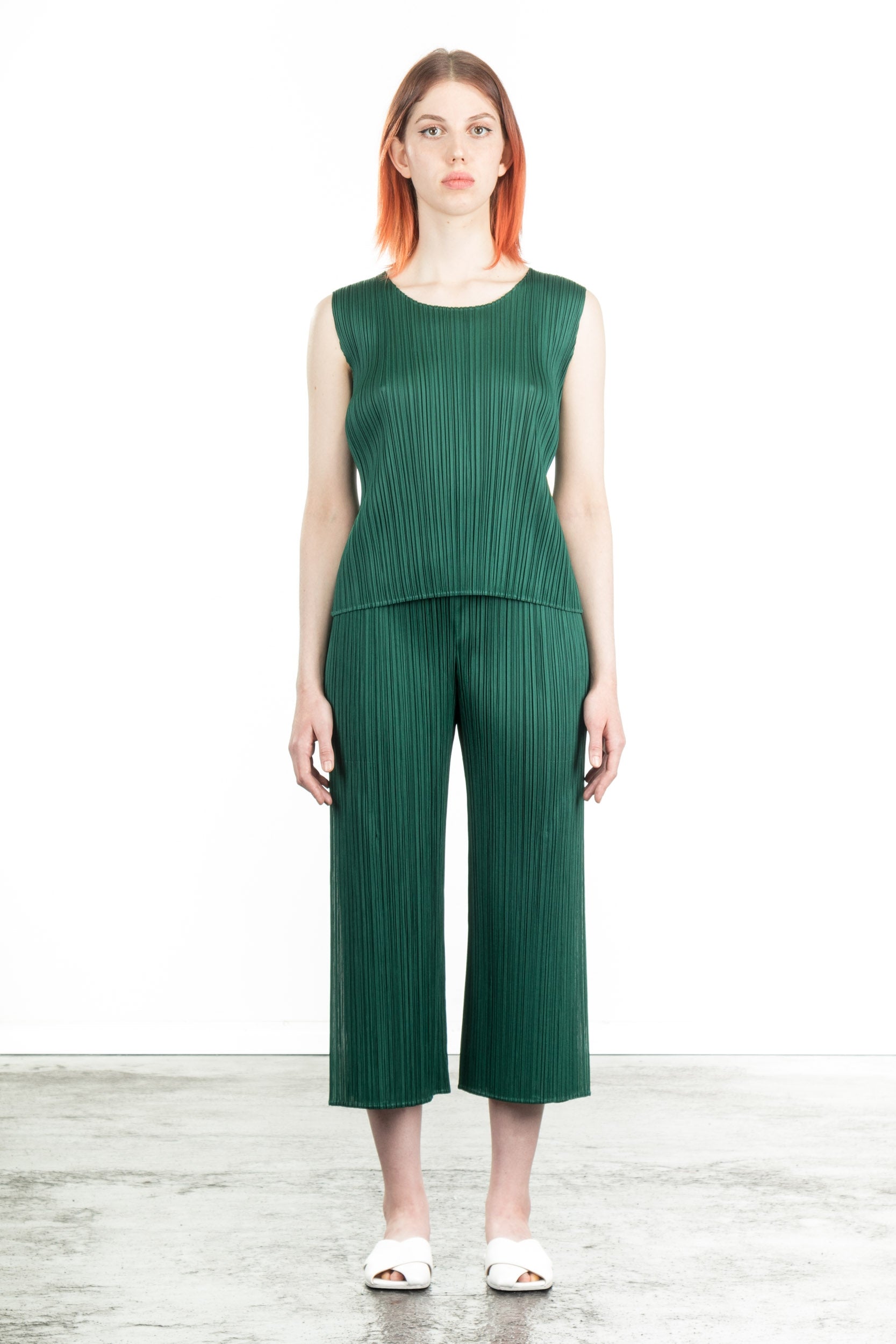 Pleats Please Issey Miyake Damen Plissé Top grün