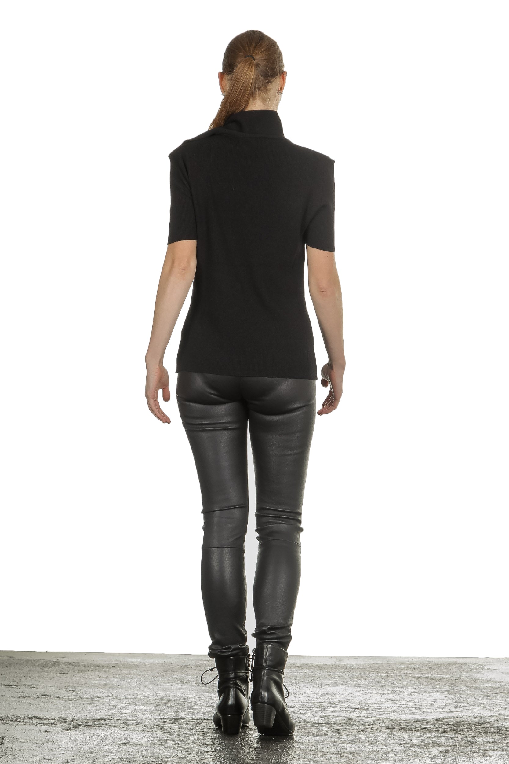 Sarah Pacini asymmetrischer Stehkragen Pullover schwarz
