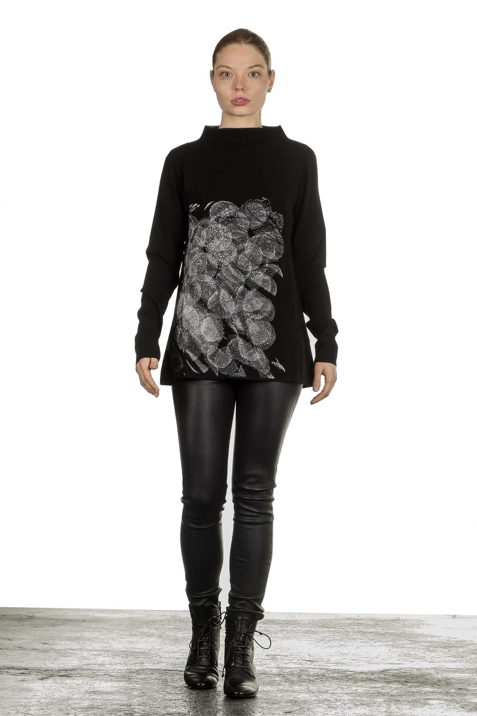 Sarah Pacini Stehkragen Pullover schwarz mit Print