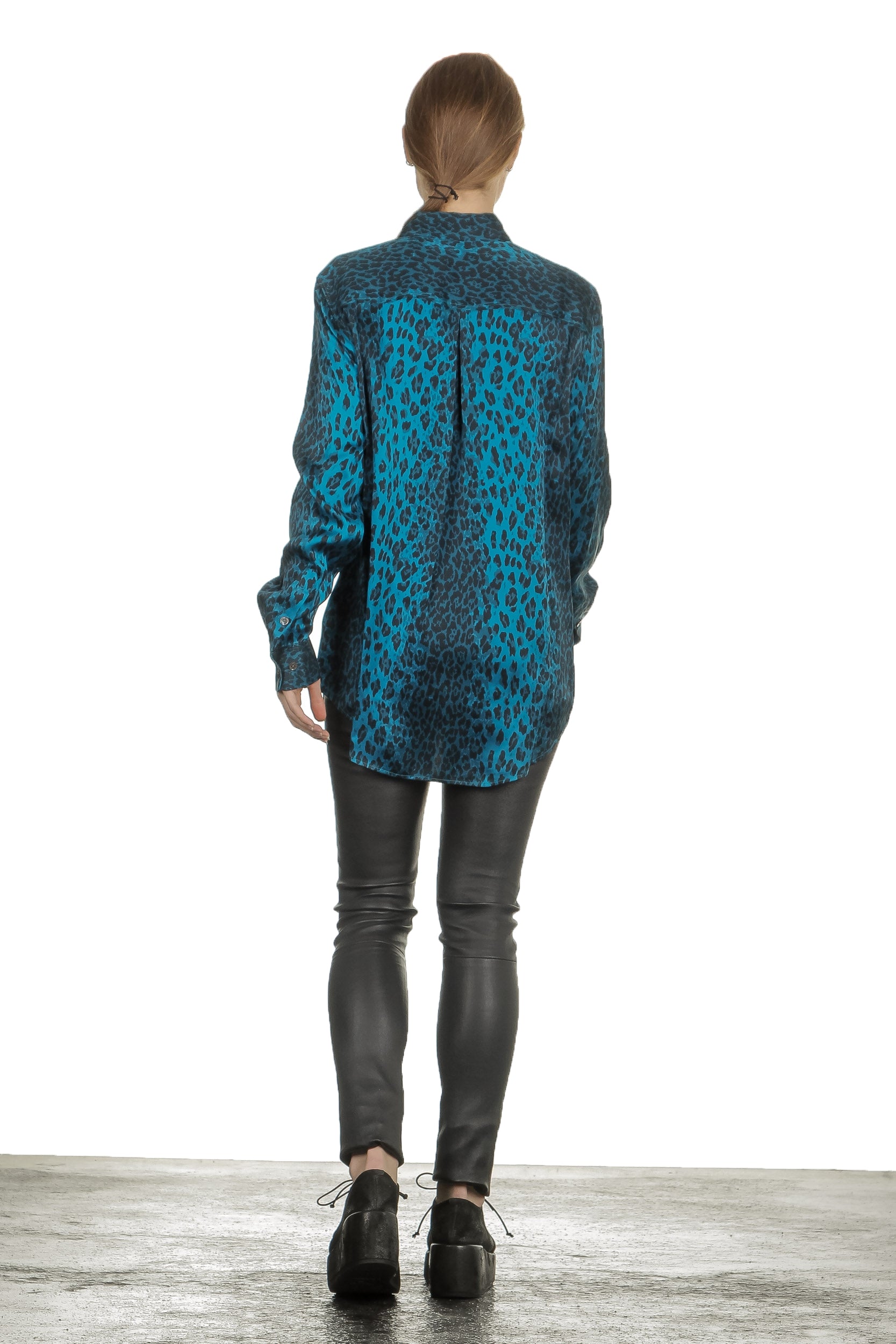 Equipment Seidenbluse Leo Print blau