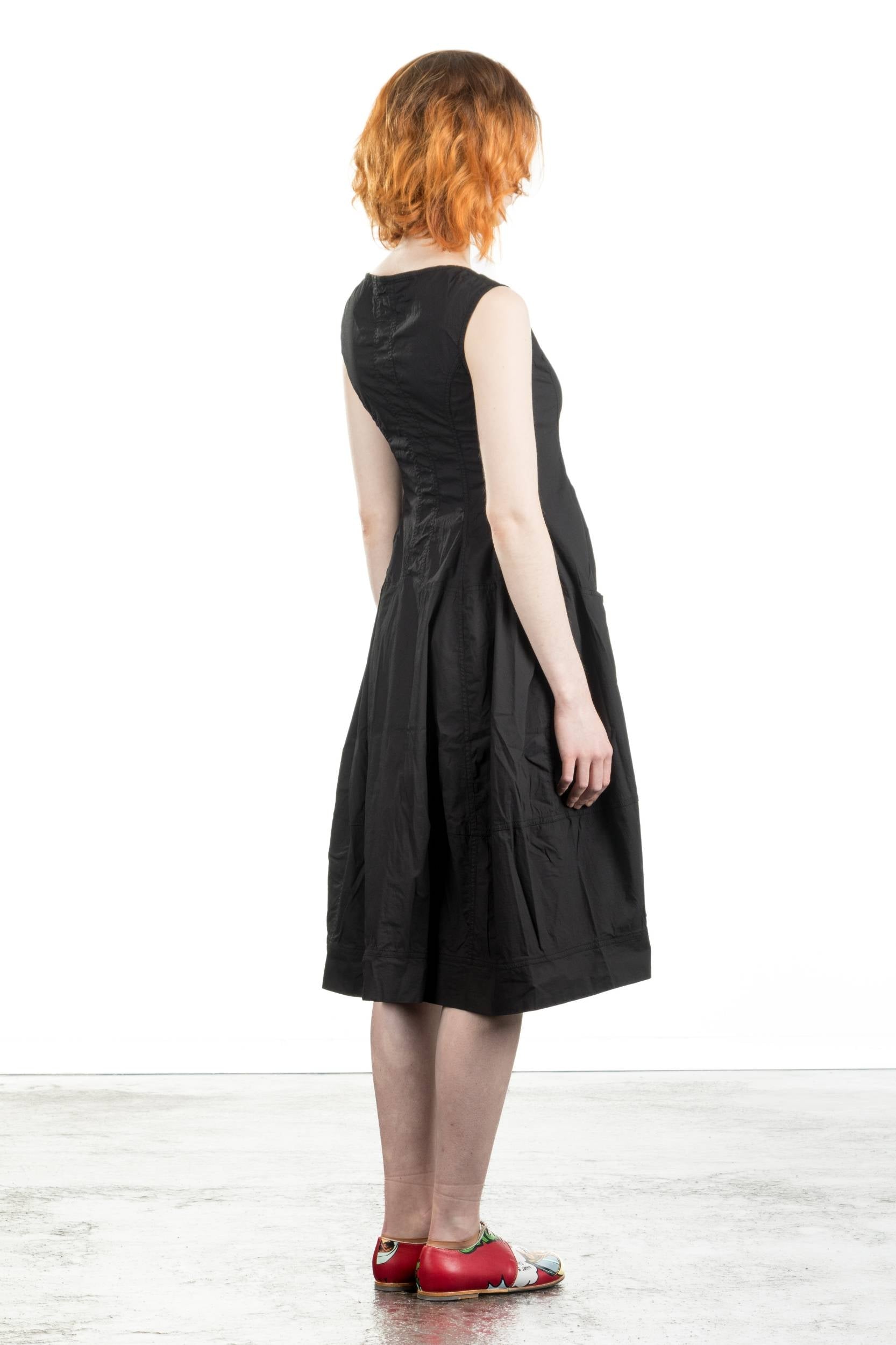Rundholz Dip Damen Kleid mit ausgestelltem Rock schwarz