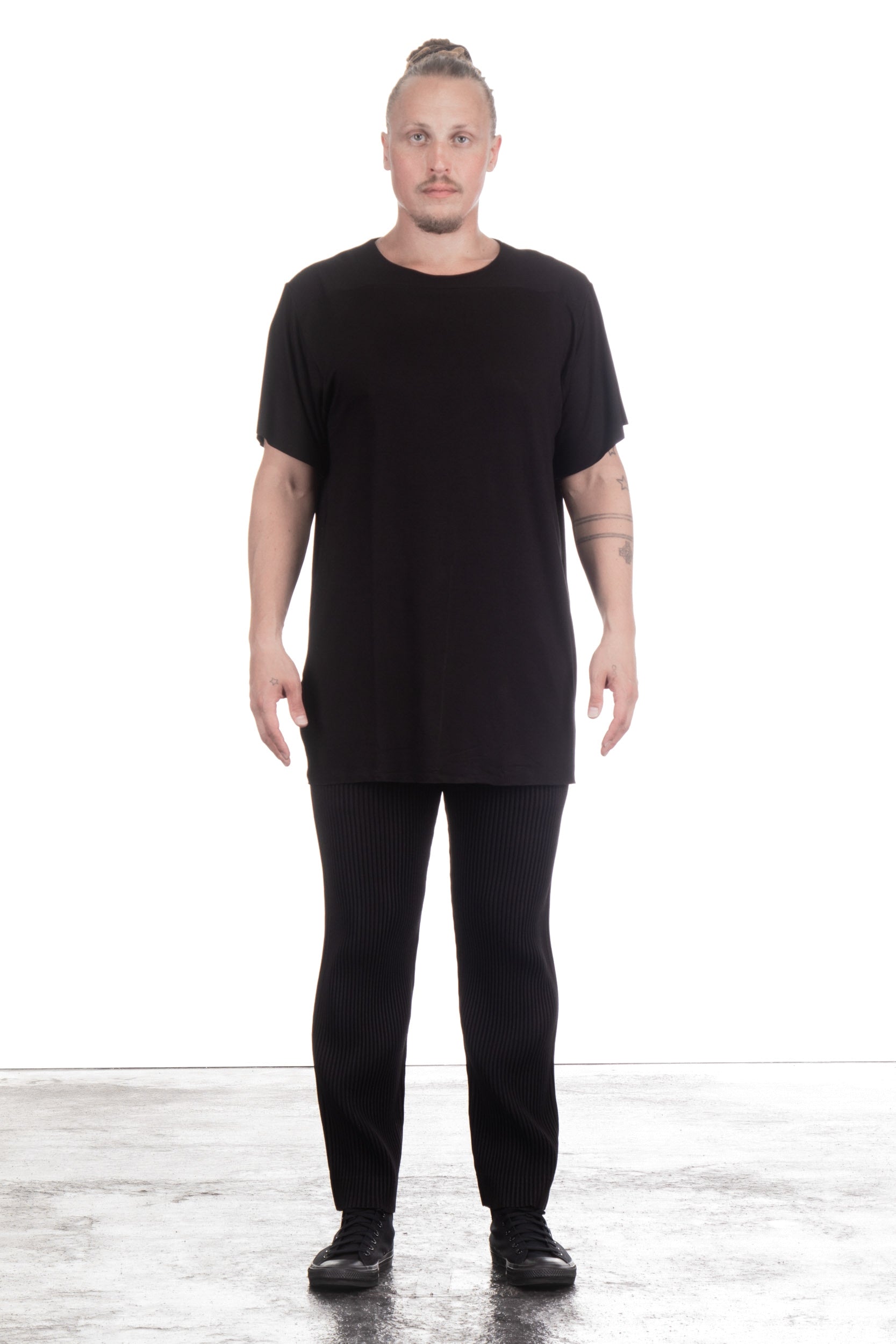 Alexej Ballach Unisex Longshirt asymmetrisch schwarz