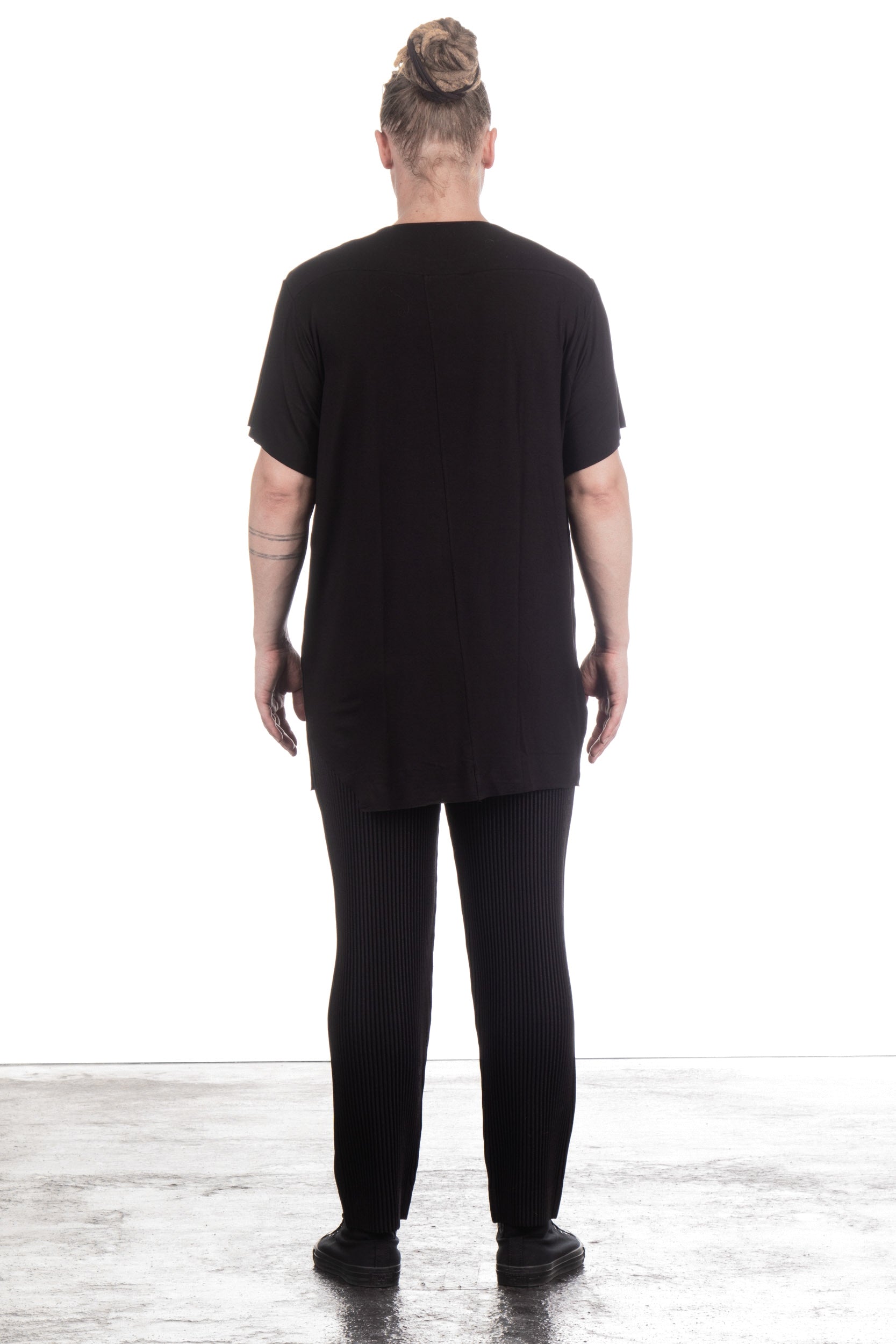 Alexej Ballach Unisex Longshirt asymmetrisch schwarz