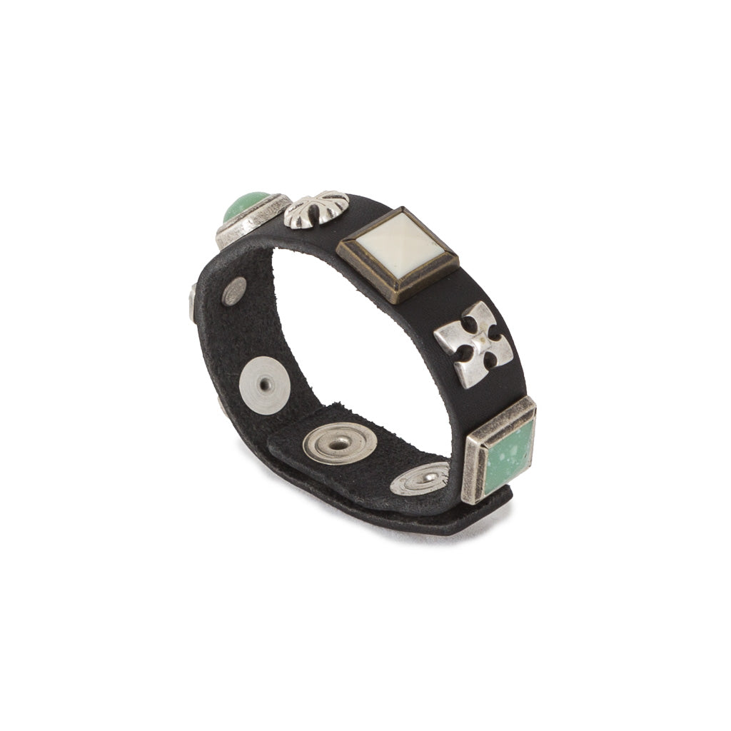 Manieri Lederarmband mit Nieten und Steinen schwarz 