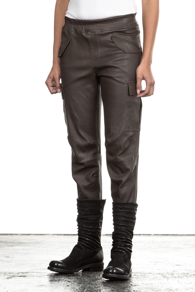 NOVE Damen Lammnappa Cargo Lederhose braungrau