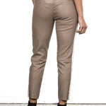 NOVE Damen Lammnappa Lederleggings mit weißem Streifen camel