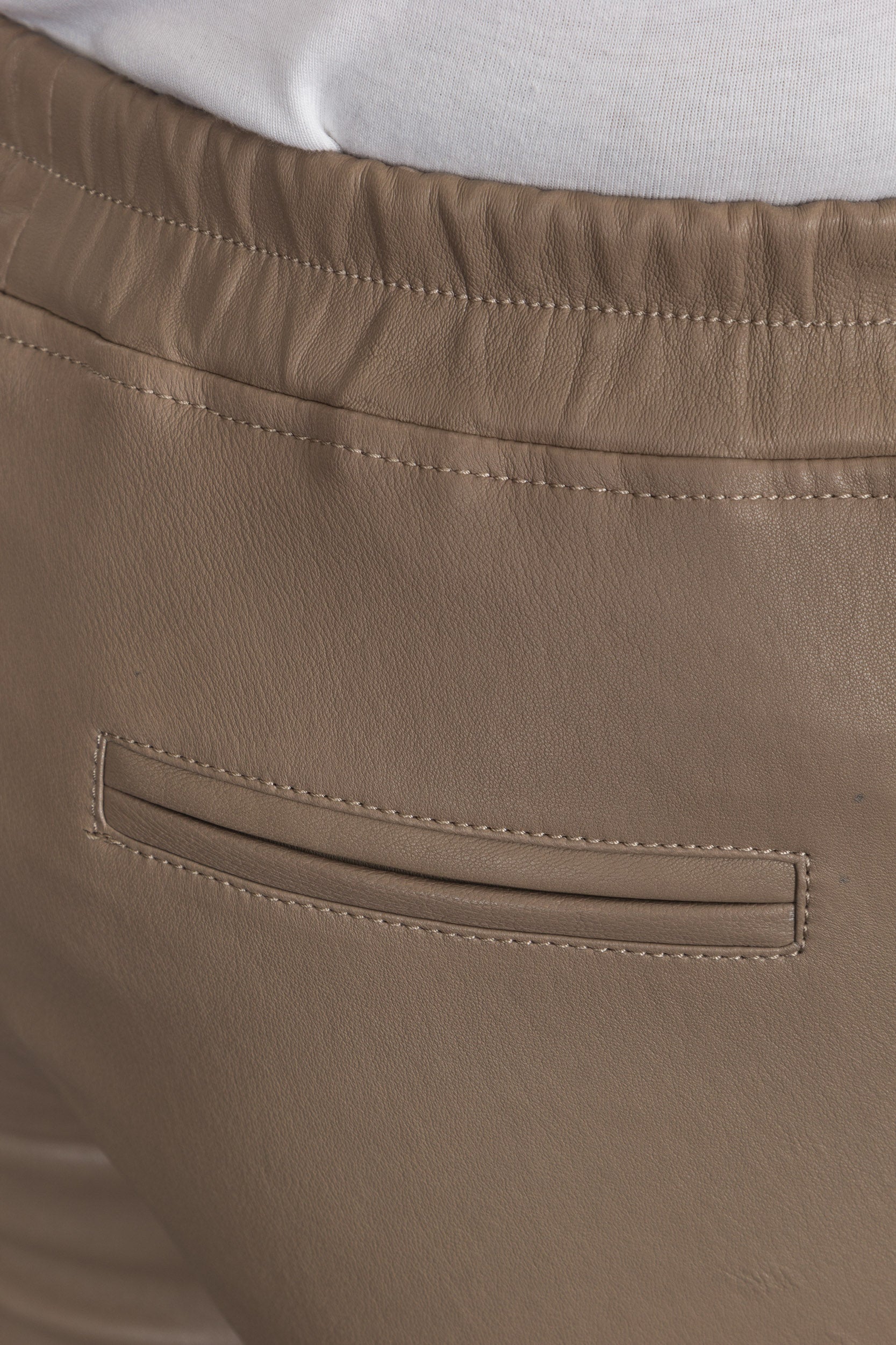 NOVE Damen Lammnappa Lederleggings mit weißem Streifen camel