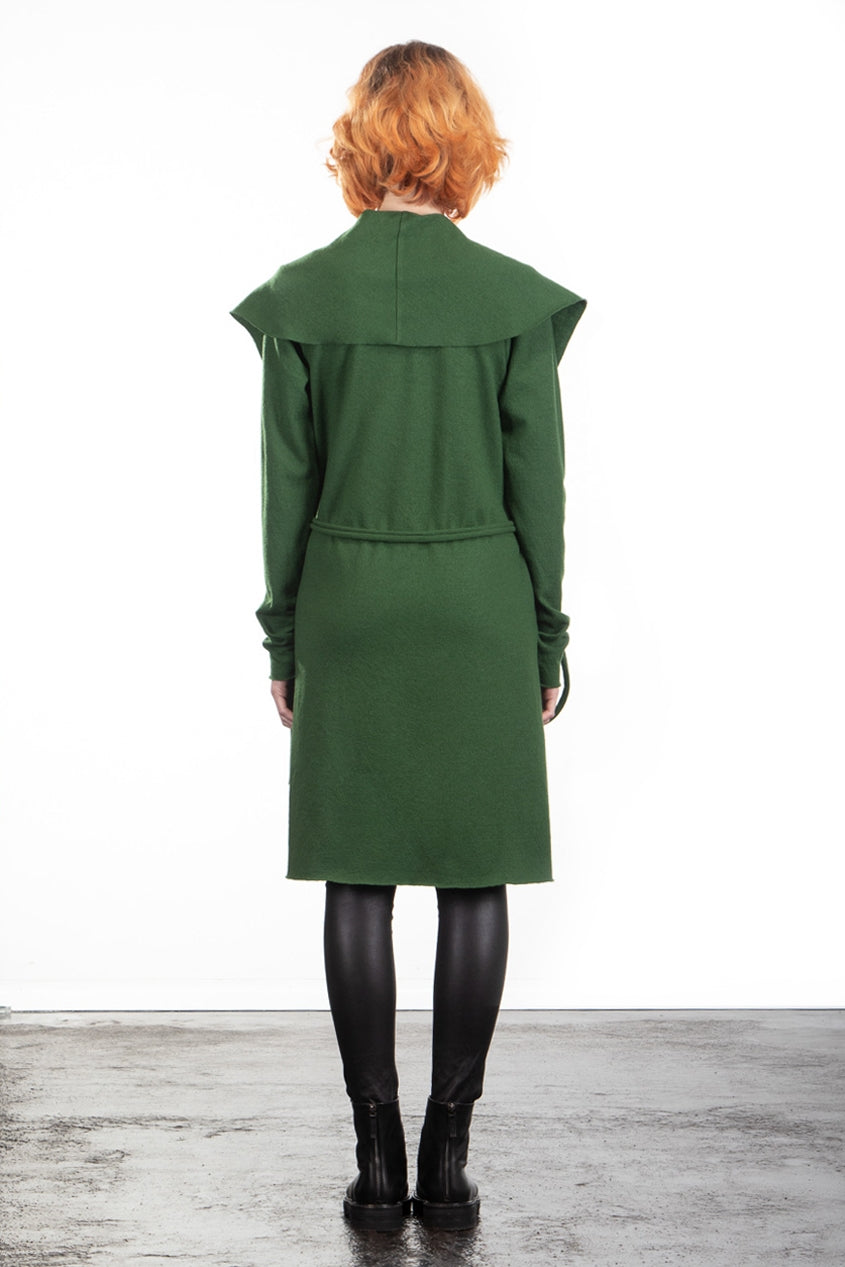 Katharina Hovman Damen lange Schalkragenjacke aus Merinowolle grün