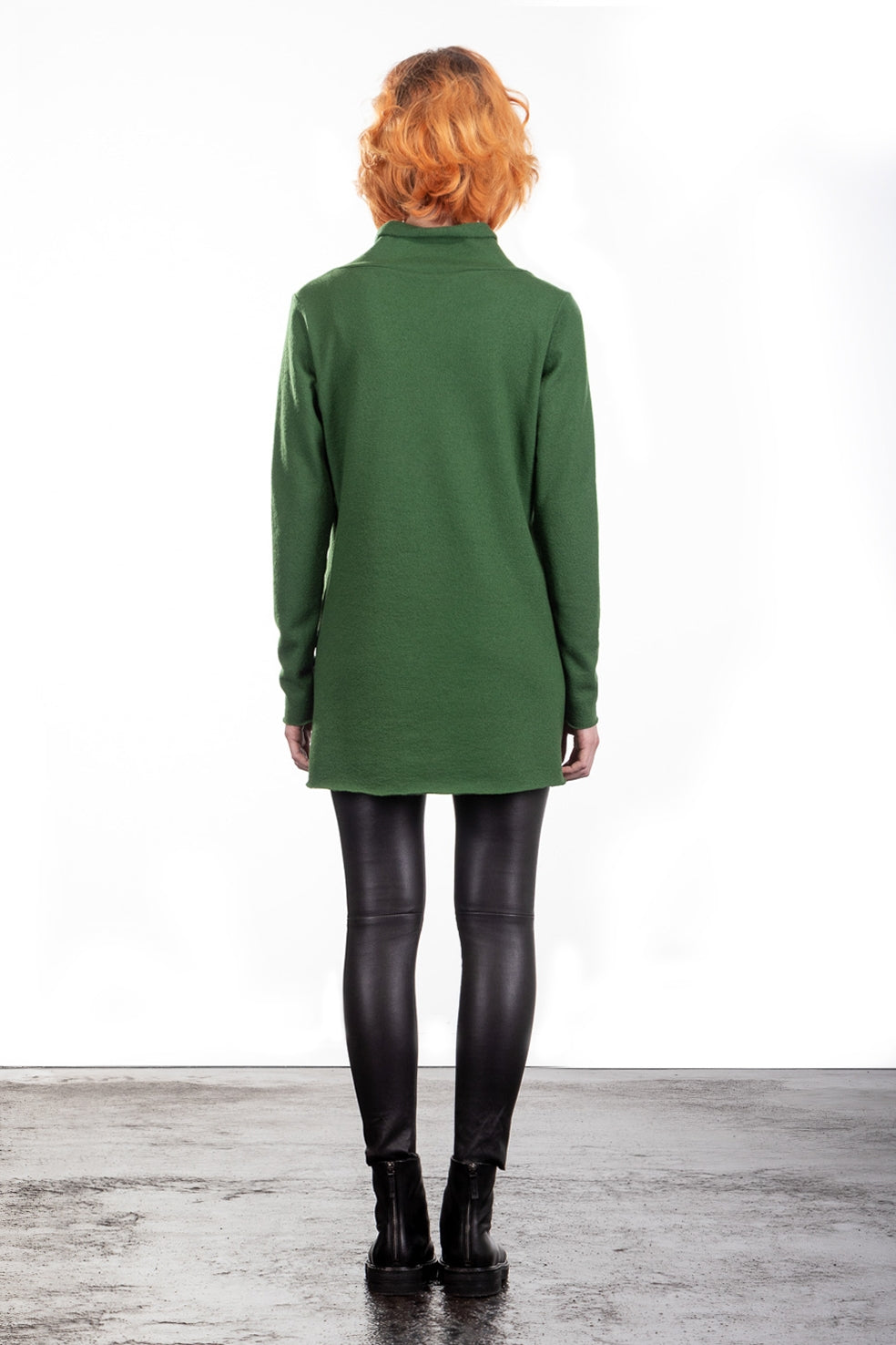 Katharina Hovman Damen langer Wollpullover mit Schalkragen grün