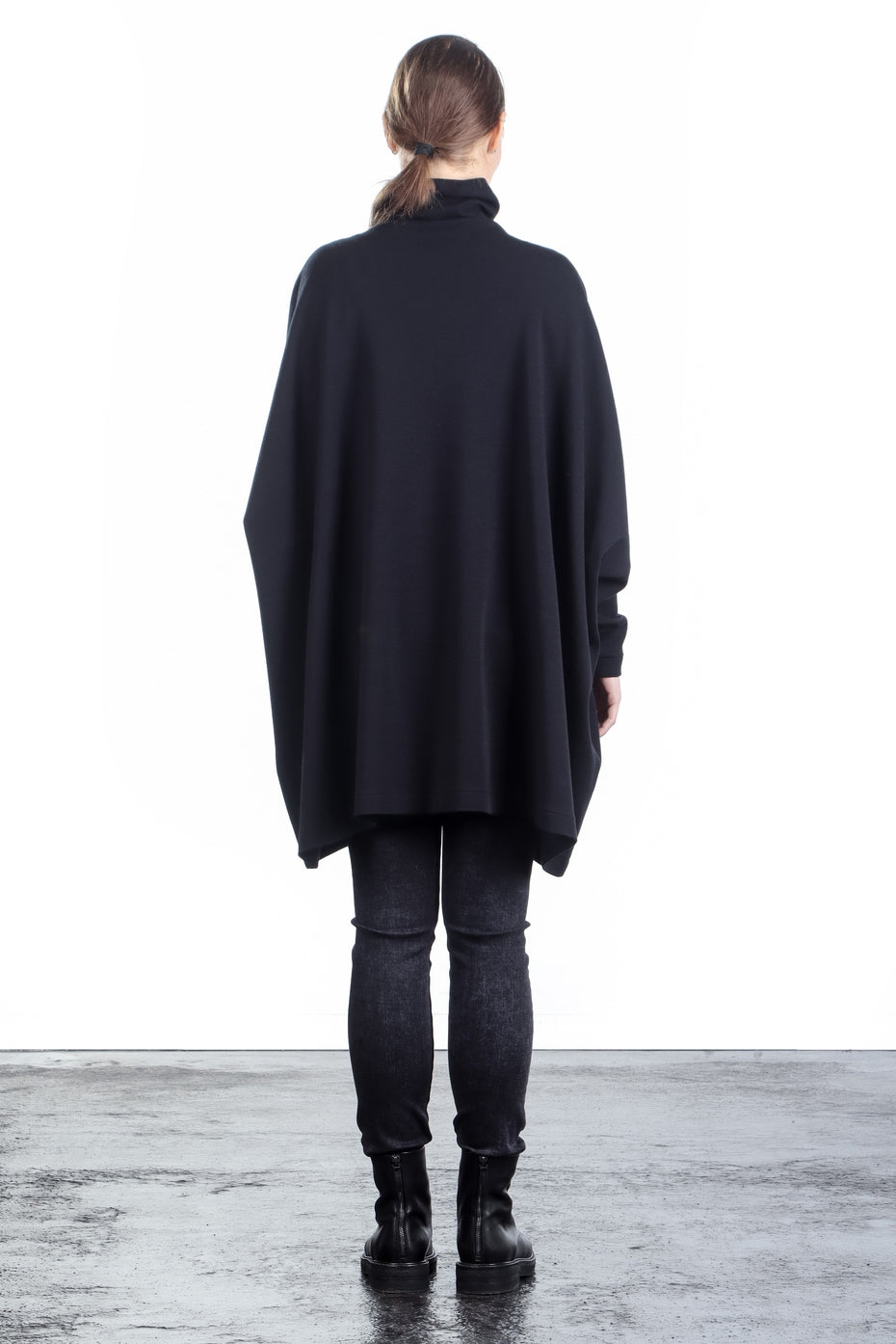 Katharina Hovman Damen Rollkragenpullover oversized schwarz