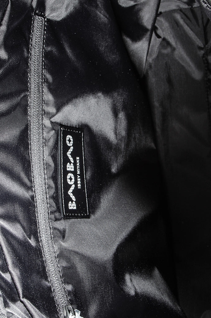 BAO BAO ISSEY MIYAKE  MESSENGER BAG  anthracite