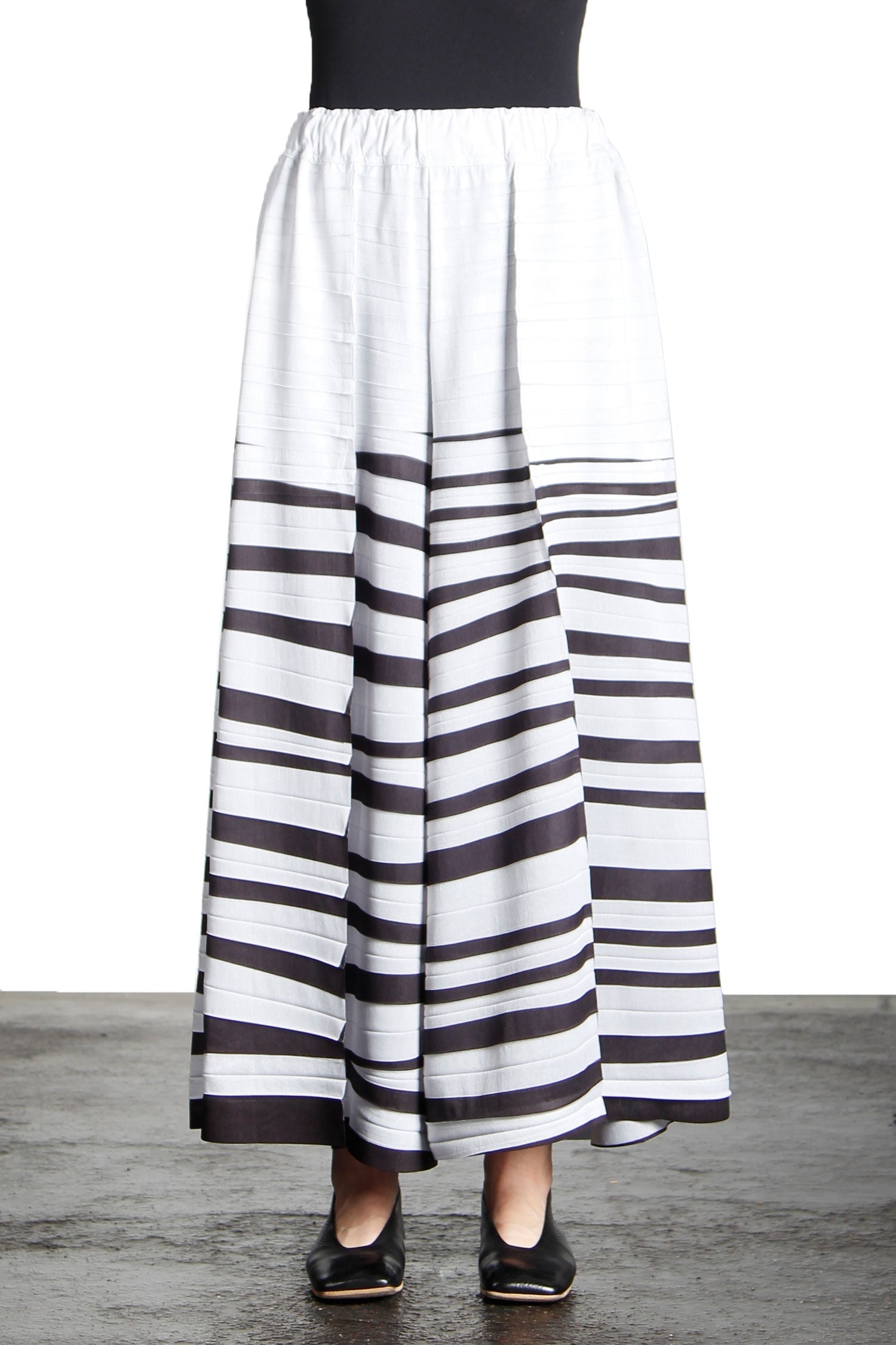 Issey Miyake Plissé Hose Gestreift Print schwarz weiß