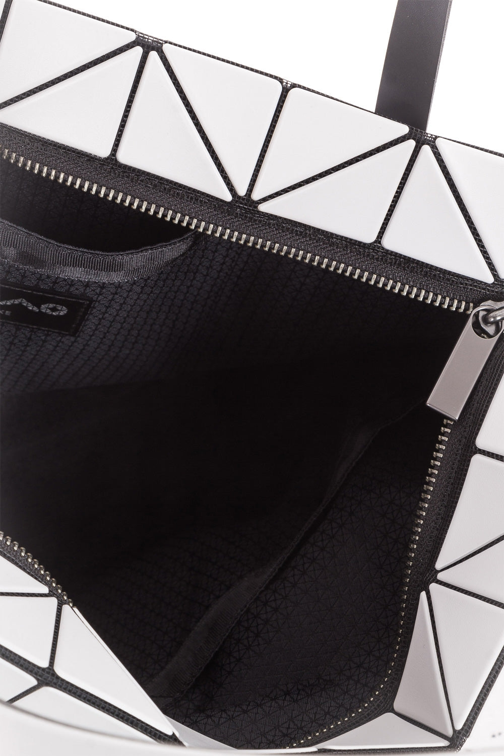 BAO BAO ISSEY MIYAKE Handtasche ROCK MATTE hellgrau