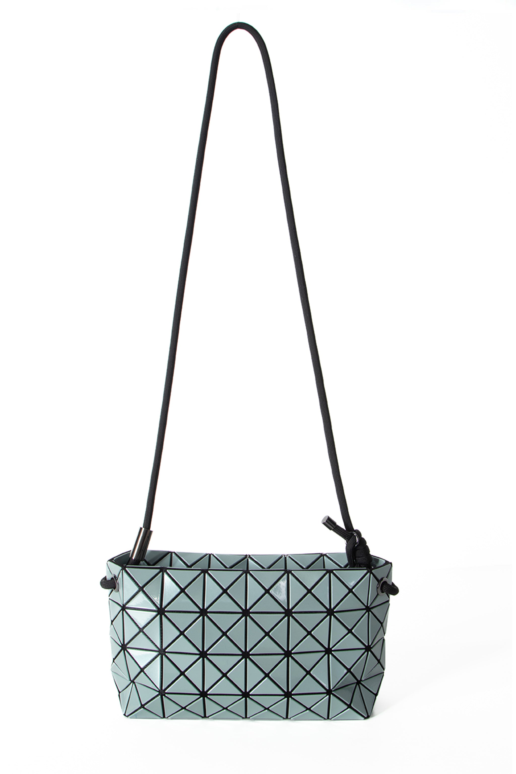 BAO BAO ISSEY MIYAKE Schultertasche LOOP METALLIC ash green Frontansicht