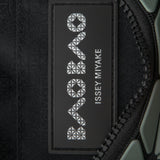 BAO BAO ISSEY MIYAKE Handtasche BOSTON khaki grün Innenlabel Detail
