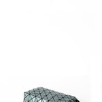 BAO BAO ISSEY MIYAKE Schultertasche LOOP METALLIC ash green Bodenansicht
