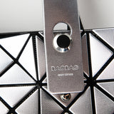 BAO BAO ISSEY MIYAKE Handtasche PLATINUM silber Griff Detail
