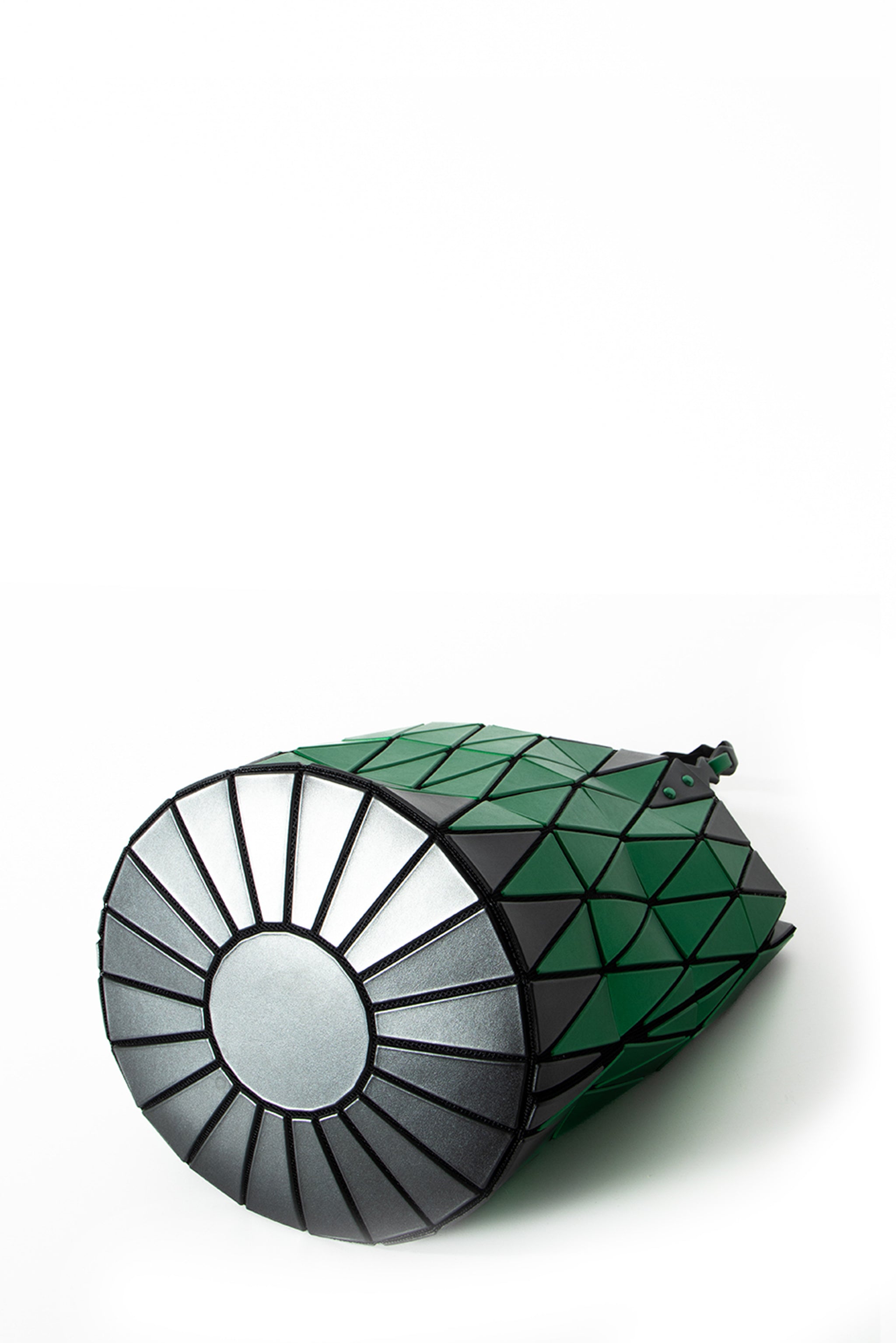 BAO BAO ISSEY MIYAKE Handtasche BASKET grün Bodenansicht
