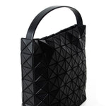 BAO BAO ISSEY MIYAKE Handtasche VALLEY mattschwarz Seitenansicht