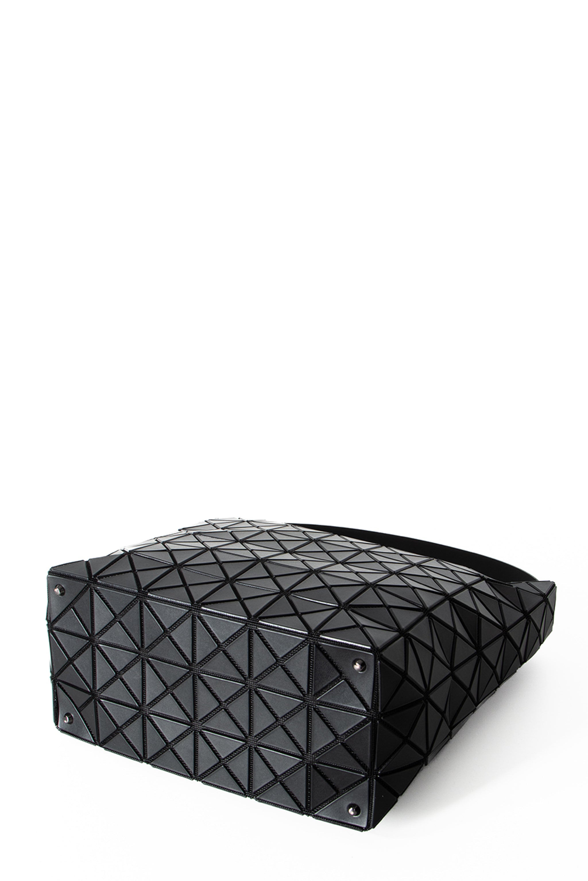 BAO BAO ISSEY MIYAKE Handtasche VALLEY mattschwarz Liegeansicht