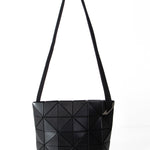 BAO BAO ISSEY MIYAKE Umhängetasche BLOCKY mattschwarz Frontansicht