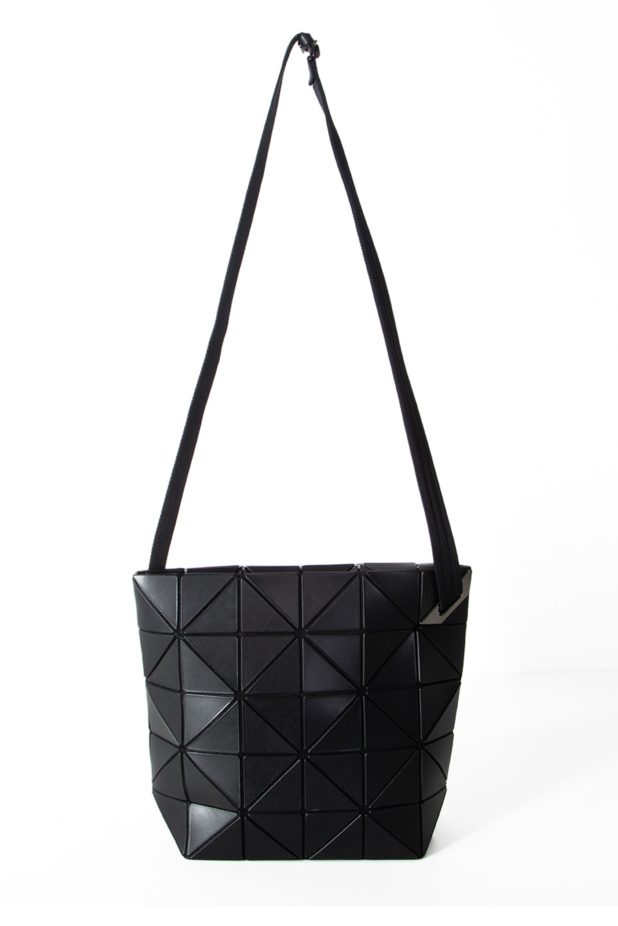 BAO BAO ISSEY MIYAKE Umhängetasche BLOCKY mattschwarz Frontansicht