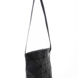 BAO BAO ISSEY MIYAKE Umhängetasche BLOCKY mattschwarz Seitenansicht