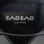 BAO BAO ISSEY MIYAKE Umhängetasche BLOCKY mattschwarz Innenlabel und Branding