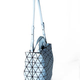 BAO BAO ISSEY MIYAKE Handtasche CRYSTAL MATTE hellblau Seitenansicht