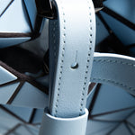 BAO BAO ISSEY MIYAKE Handtasche CRYSTAL MATTE hellblau Schulterriemen Detail