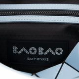 BAO BAO ISSEY MIYAKE Handtasche CRYSTAL MATTE hellblau Innenlabel Detail