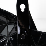 BAO BAO ISSEY MIYAKE Shopper CARTON schwarz Träger- und Verschlussdetail