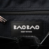 BAO BAO ISSEY MIYAKE Shopper CARTON schwarz Innenlabel und Branding