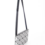 BAO BAO ISSEY MIYAKE Umhängetasche LUCENT MATTE hellgrau – Ansicht 2