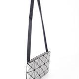 BAO BAO ISSEY MIYAKE Umhängetasche LUCENT MATTE hellgrau – Ansicht 2