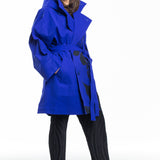 Issey Miyake Damen Mantel mit Tupfenprint blau schwarz