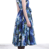 SAMANTHA SUNG Damen Träger-Kleid ASTER mit floralem Print weiß blau