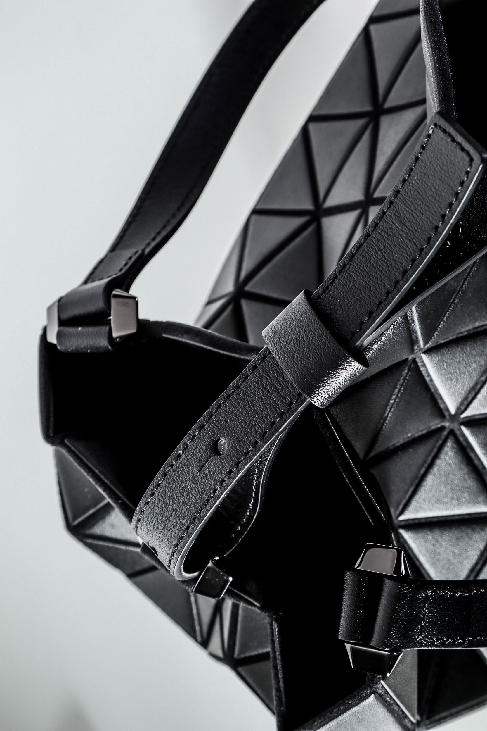 BAO BAO Issey Miyake Tasche CRYSTAL MATTE schwarz matt