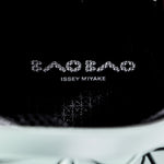 BAO BAO ISSEY MIYAKE Handtasche LUCENT BOXY khaki