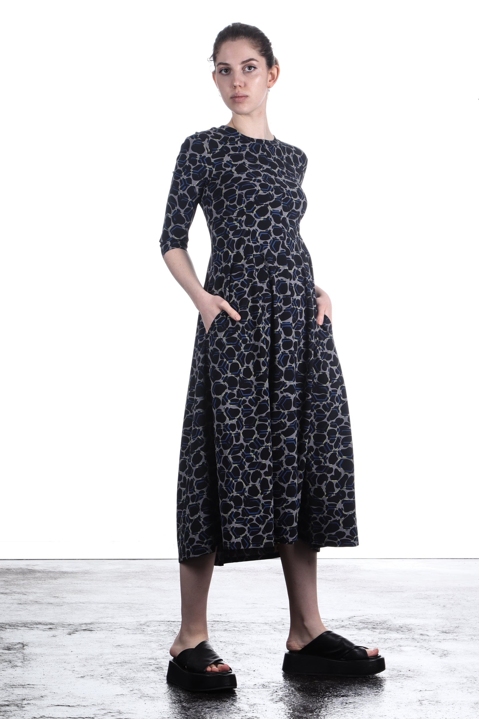 Schella Kann 2 Damen Stretch Kleid mit organic Print grau schwarz