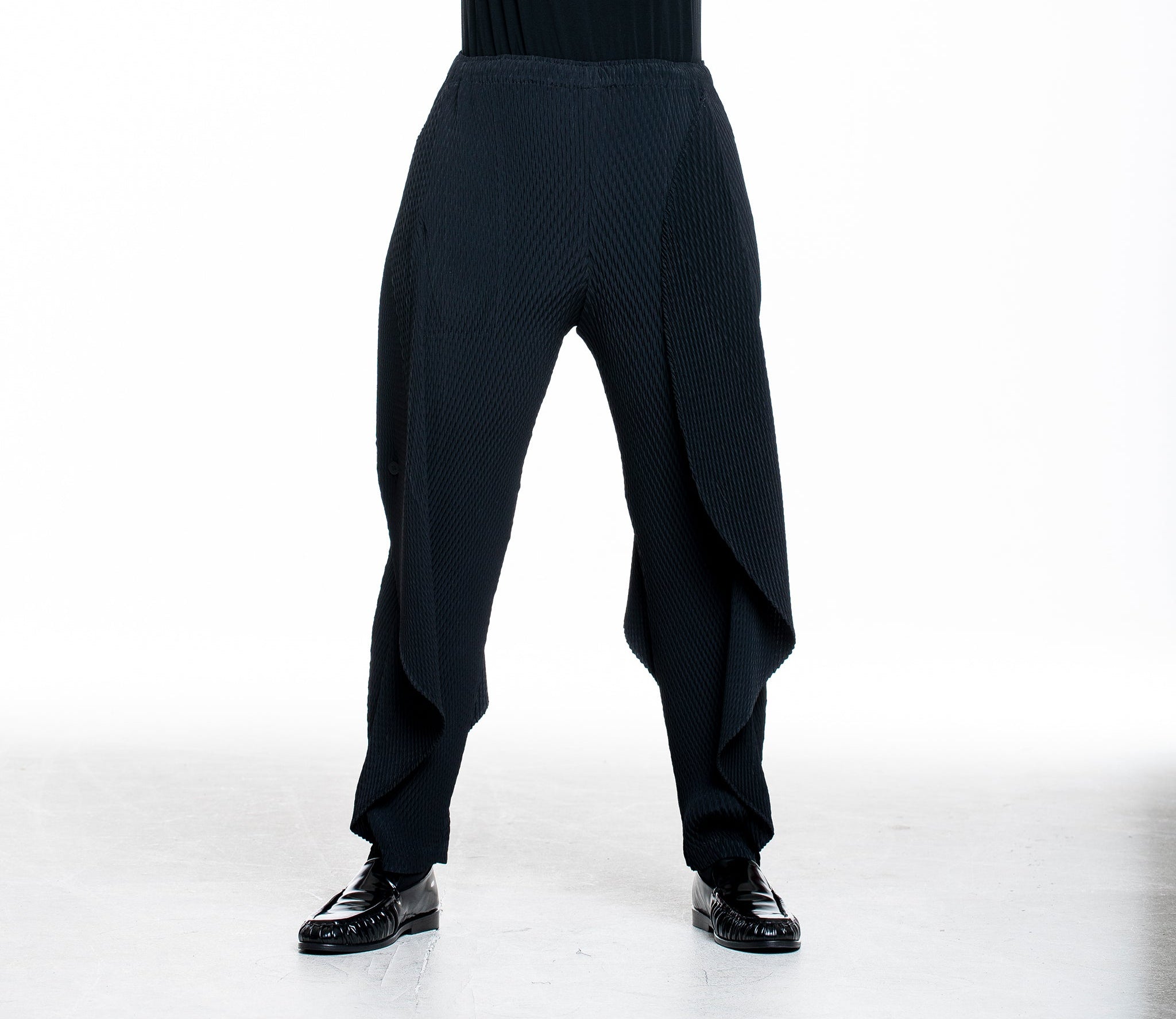 Issey Miyake Damen Hose ORBICULAR PLEATS schwarz